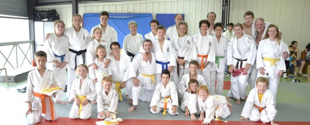 Le JUDO se pratique aussi en famille.